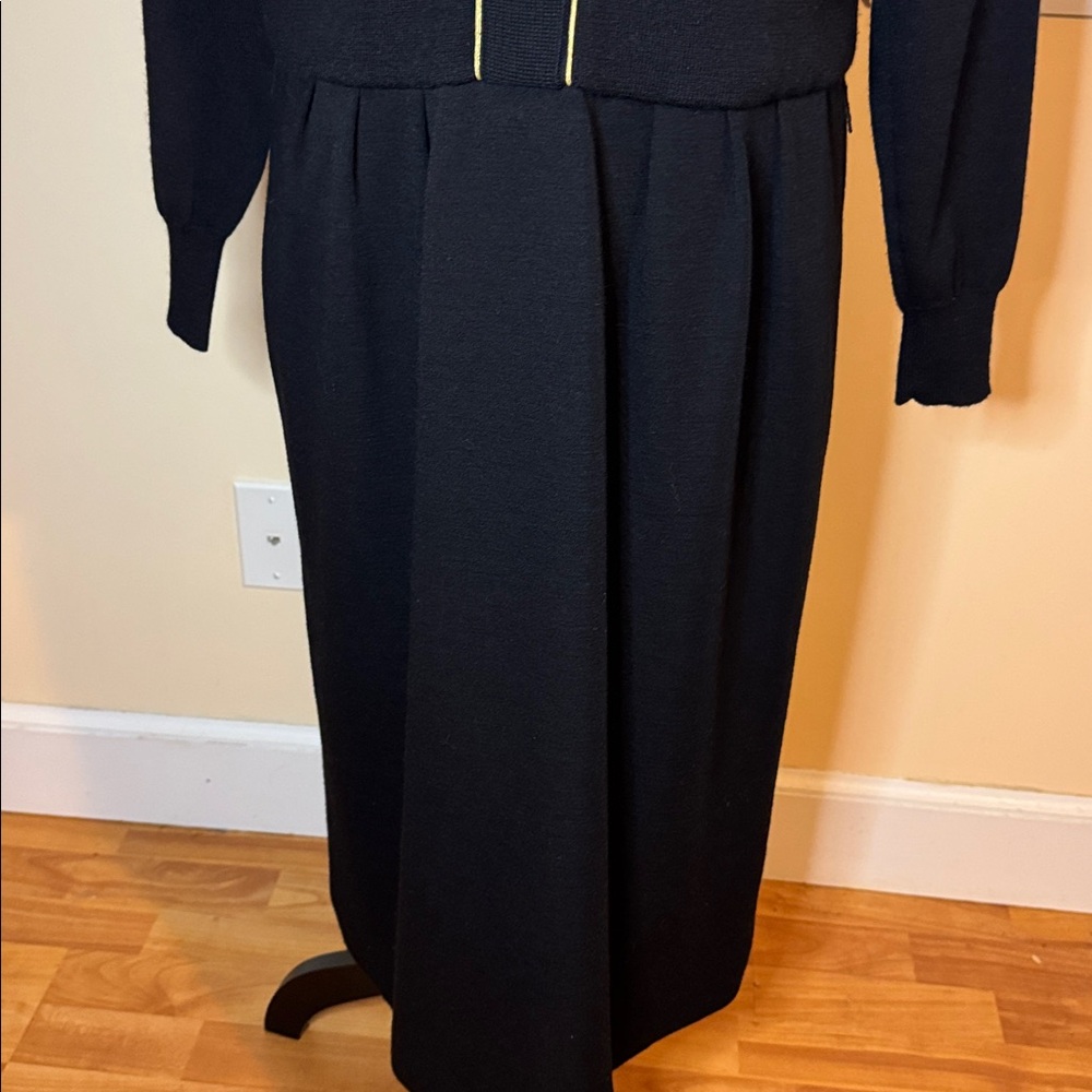 Ciao LTD 100% wool long black dress gold accents size 8 women’s vintage - Picture 2 of 6